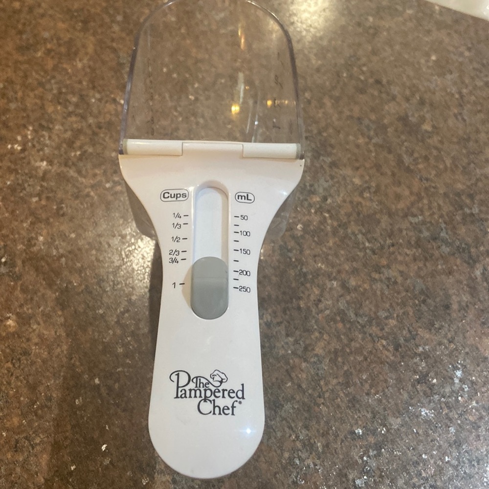 Pampered Chef adjustable measuring cups white grey oz ml cup tablespoons